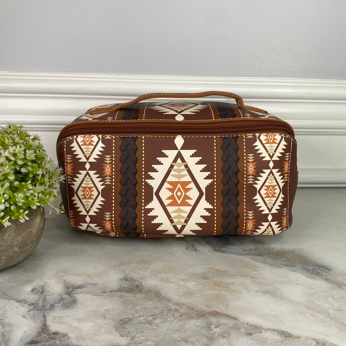 Arizona - Oversized Lay Flat Cosmetic Bag