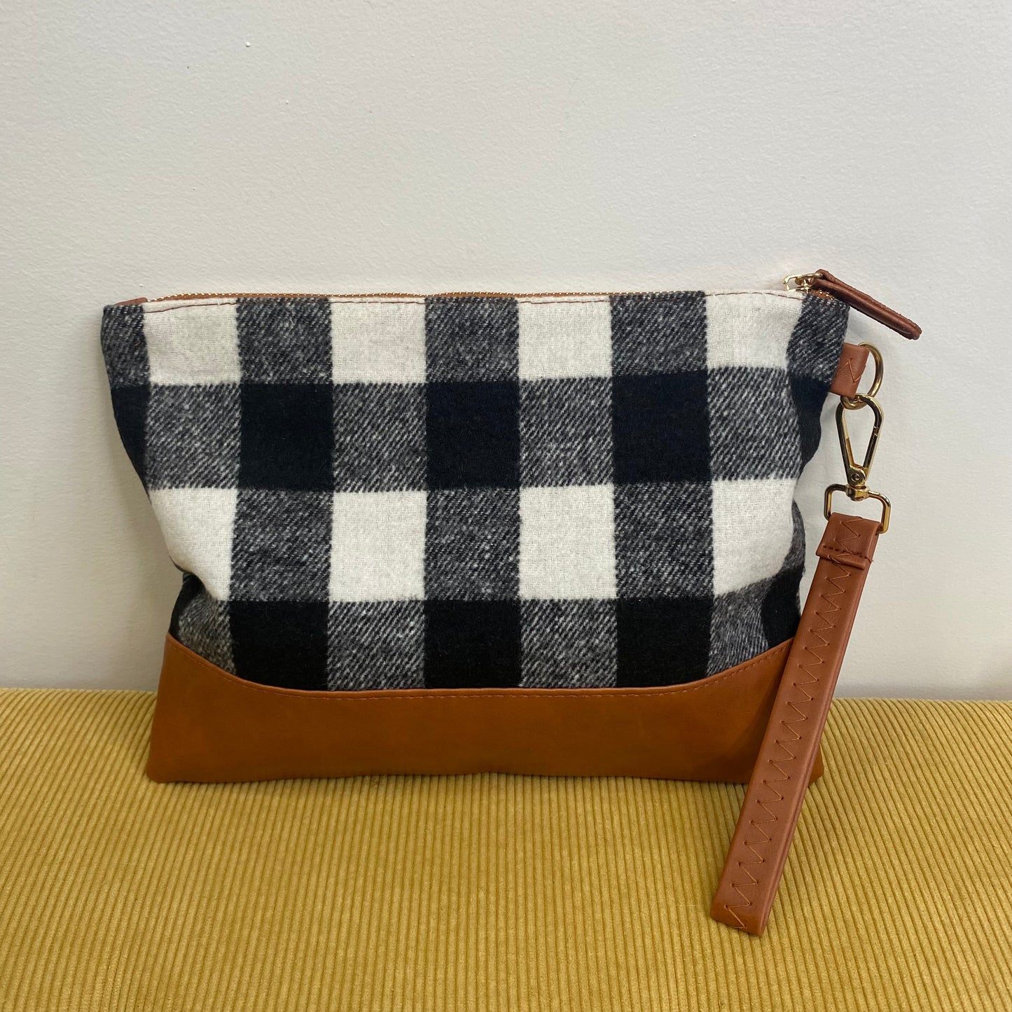 Clutch - Oversized Canvas & Faux Leather - Plaid